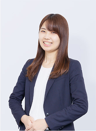 先輩社員(女性)1
